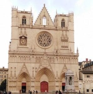 Catedral Saint-Jean-Baptiste - Foto @mundukos